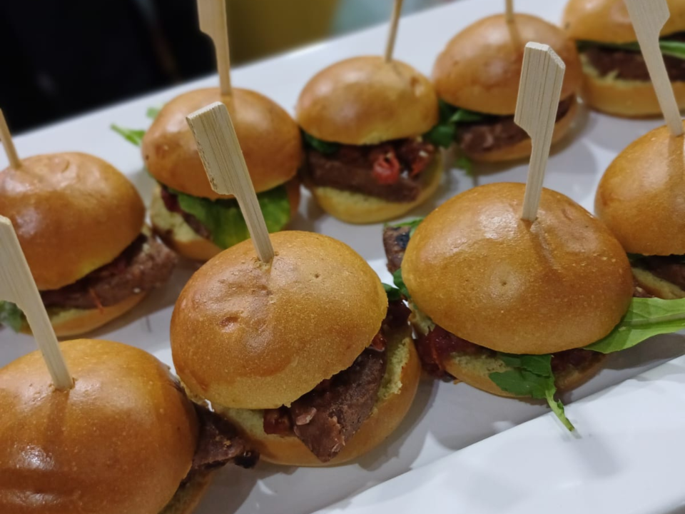 Yu-Yo Burger: innovación sustentable desde el norte en Food & Service 2025